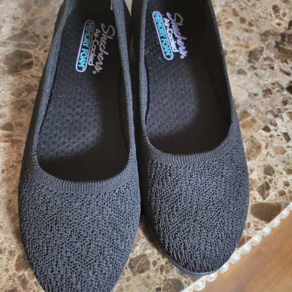 Skechers - Picture 1 of 3